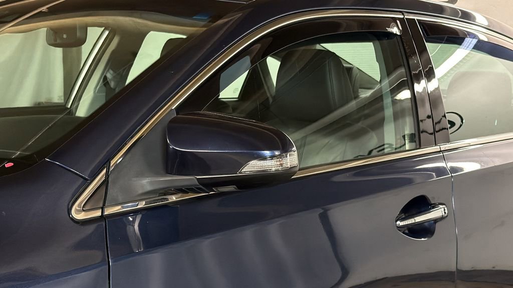 Used 2016 Toyota Avalon Limited image 4