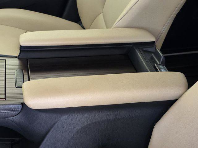 Certified 2024 Toyota Sienna XLE FWD image 9