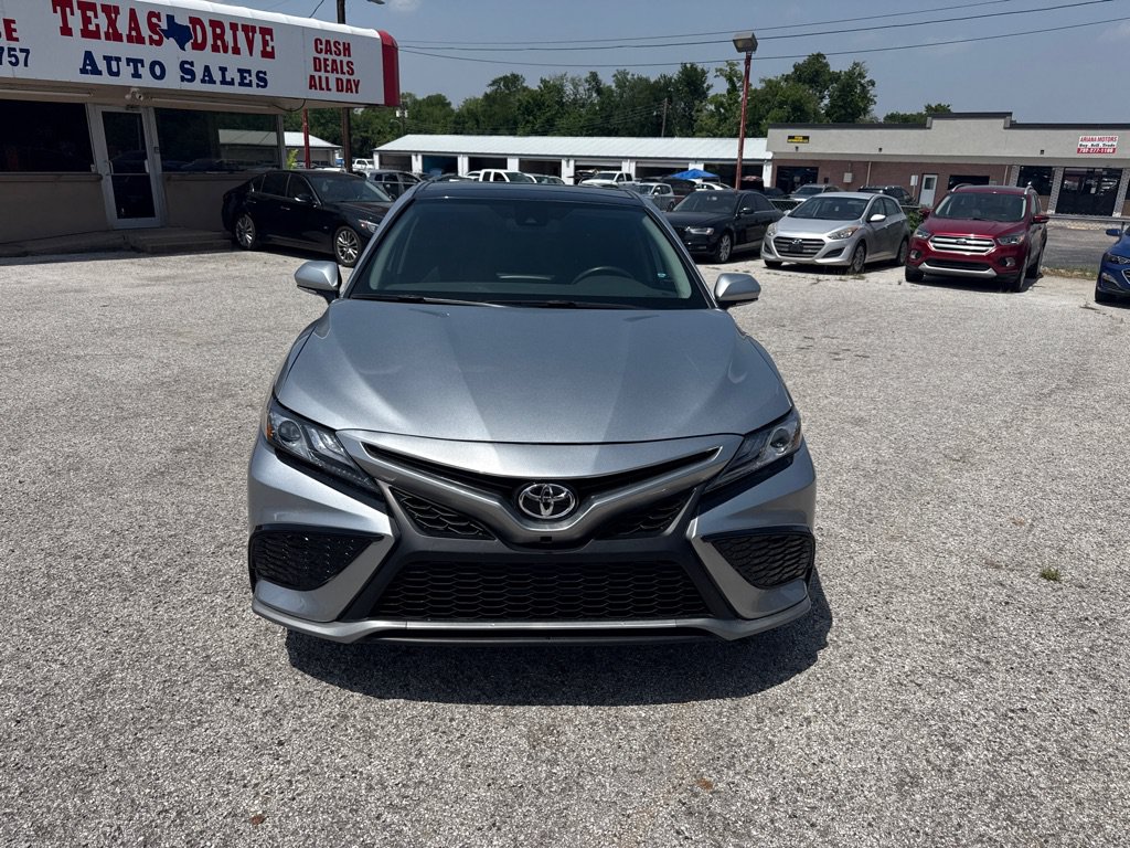 Used 2024 Toyota Camry XSE FWD image 2
