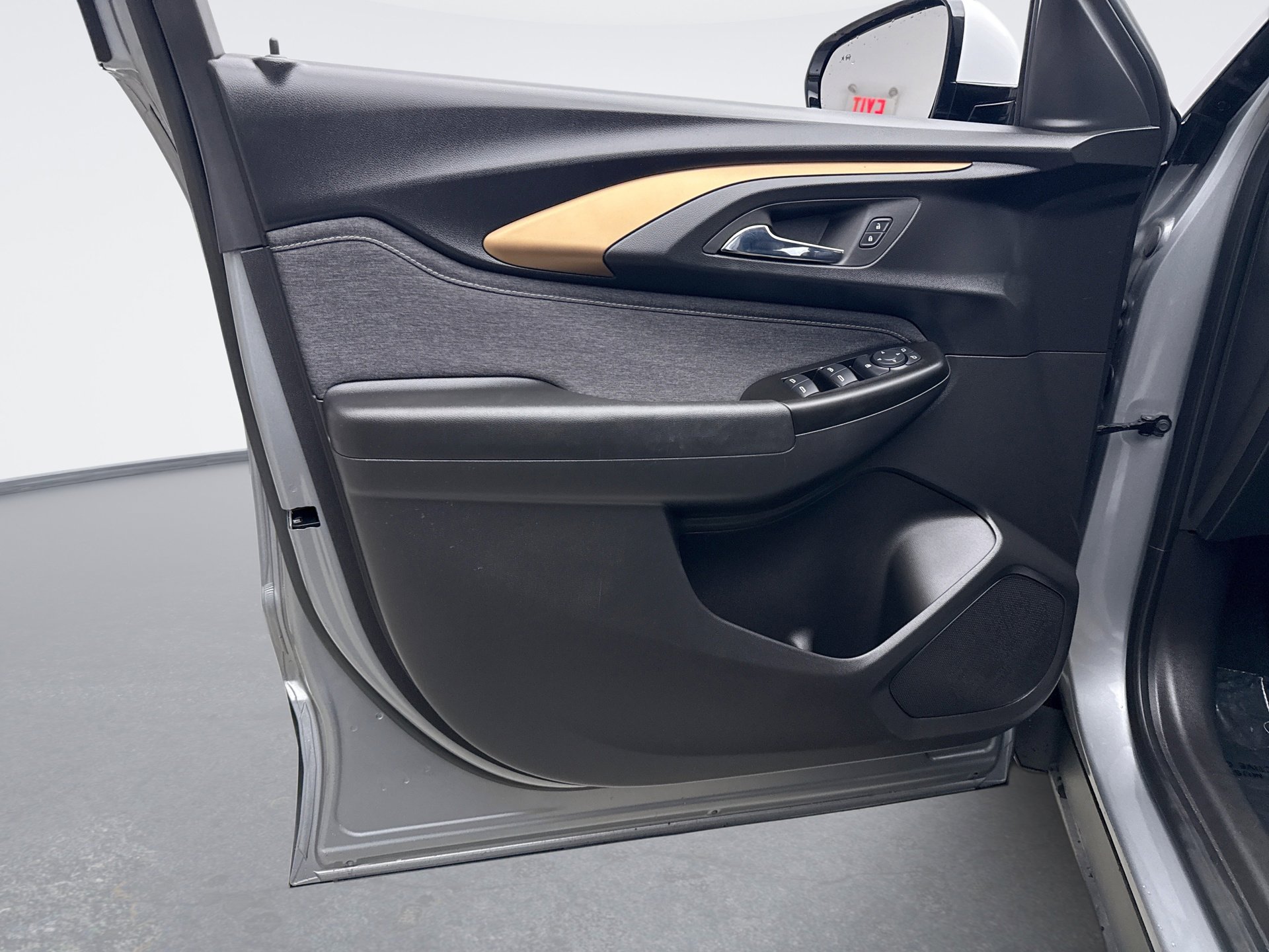 Used 2023 Chevrolet TrailBlazer ACTIV w/ Convenience Package image 9