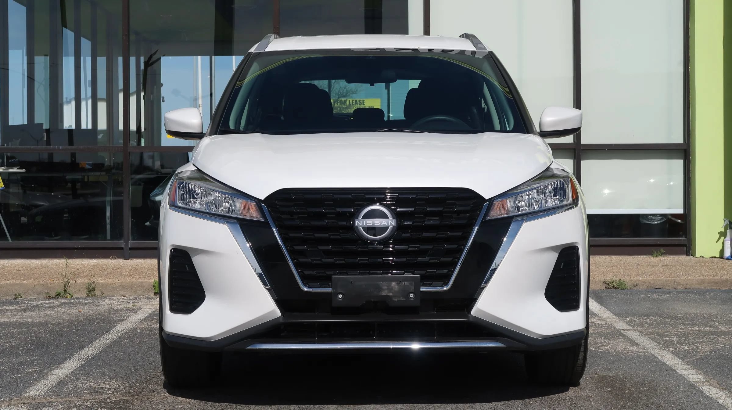 Used 2023 Nissan Kicks SV FWD image 2