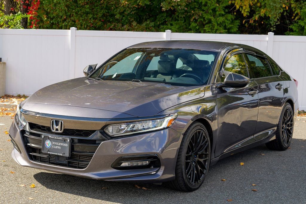 Used 2018 Honda Accord Sport image 3