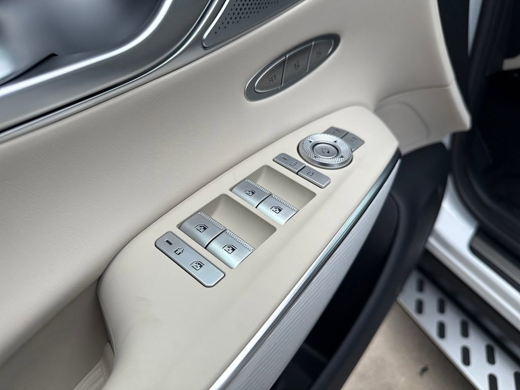New 2026 Genesis GV70 2.5T Advanced AWD/4WD image 11