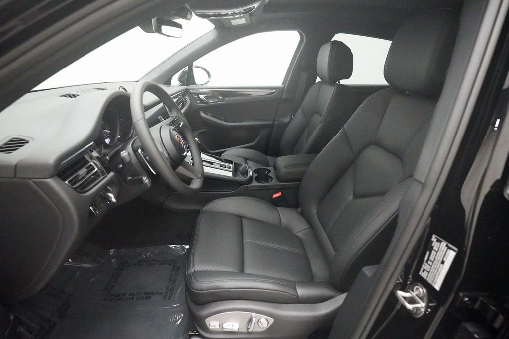 Certified 2026 Porsche Macan image 5