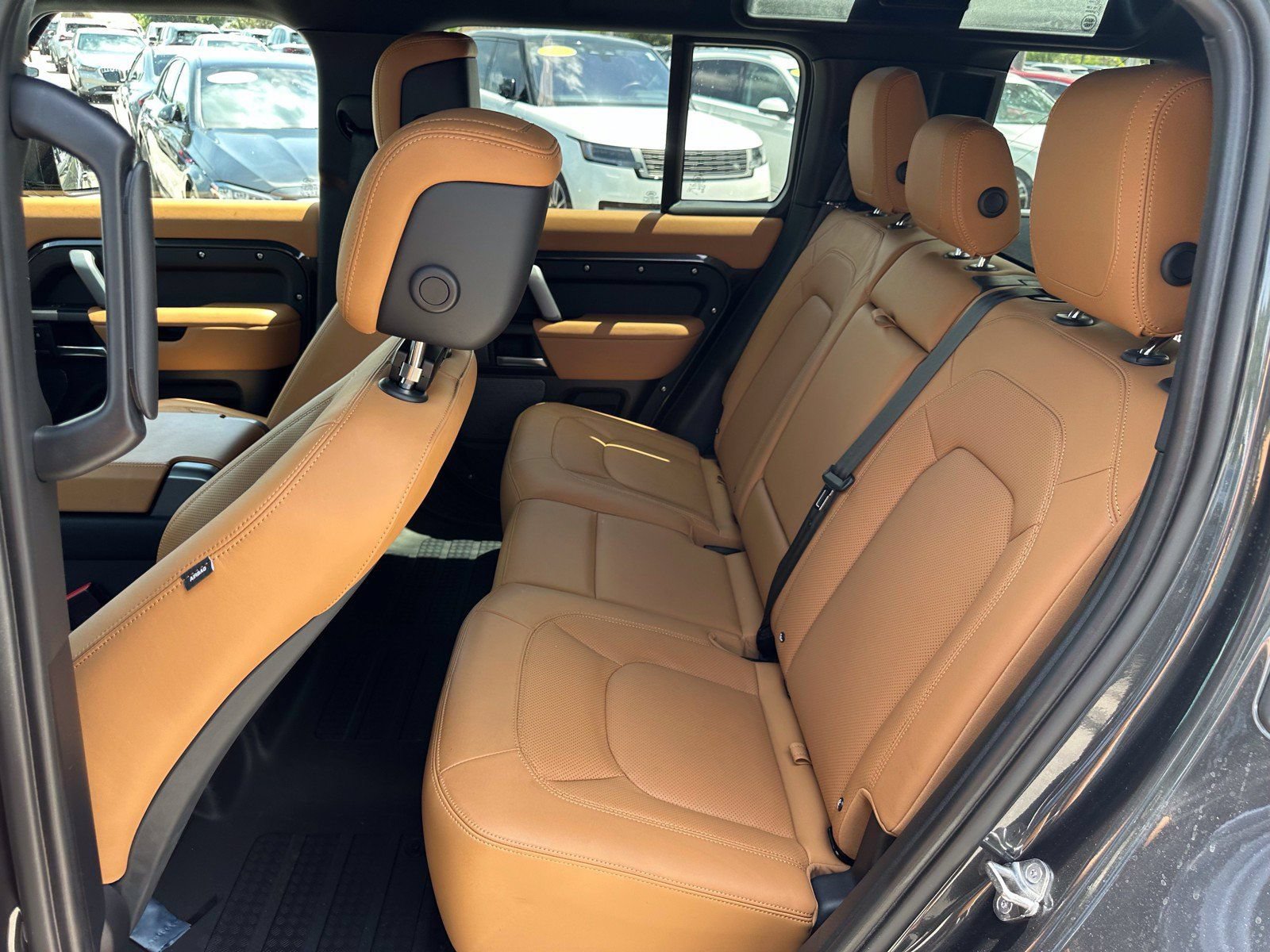 Used 2024 Land Rover Defender 110 V8 AWD/4WD image 18