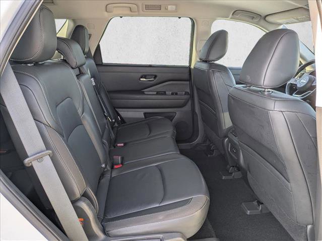 Used 2022 Nissan Pathfinder SL image 21