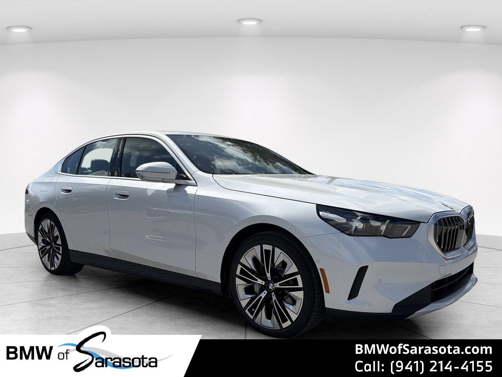 New 2027 BMW 530i RWD image 1