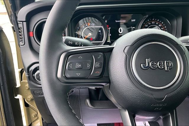Used 2025 Jeep Gladiator Rubicon AWD/4WD image 12