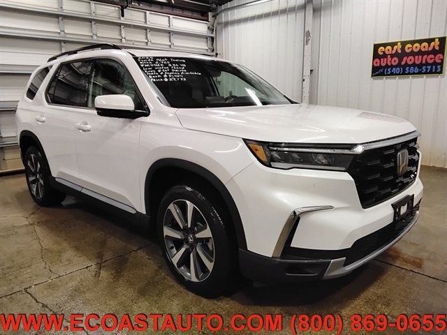 Used 2025 Honda Pilot Touring image 2