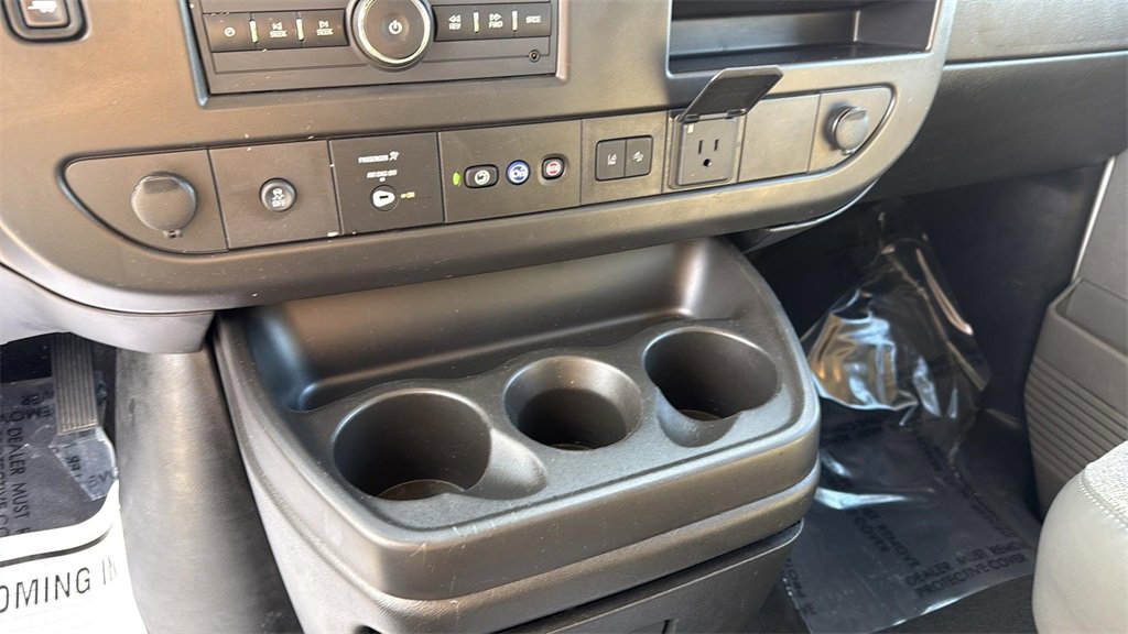 Used 2025 Chevrolet Express 3500 LT w/ LT Preferred Equipment Group image 21