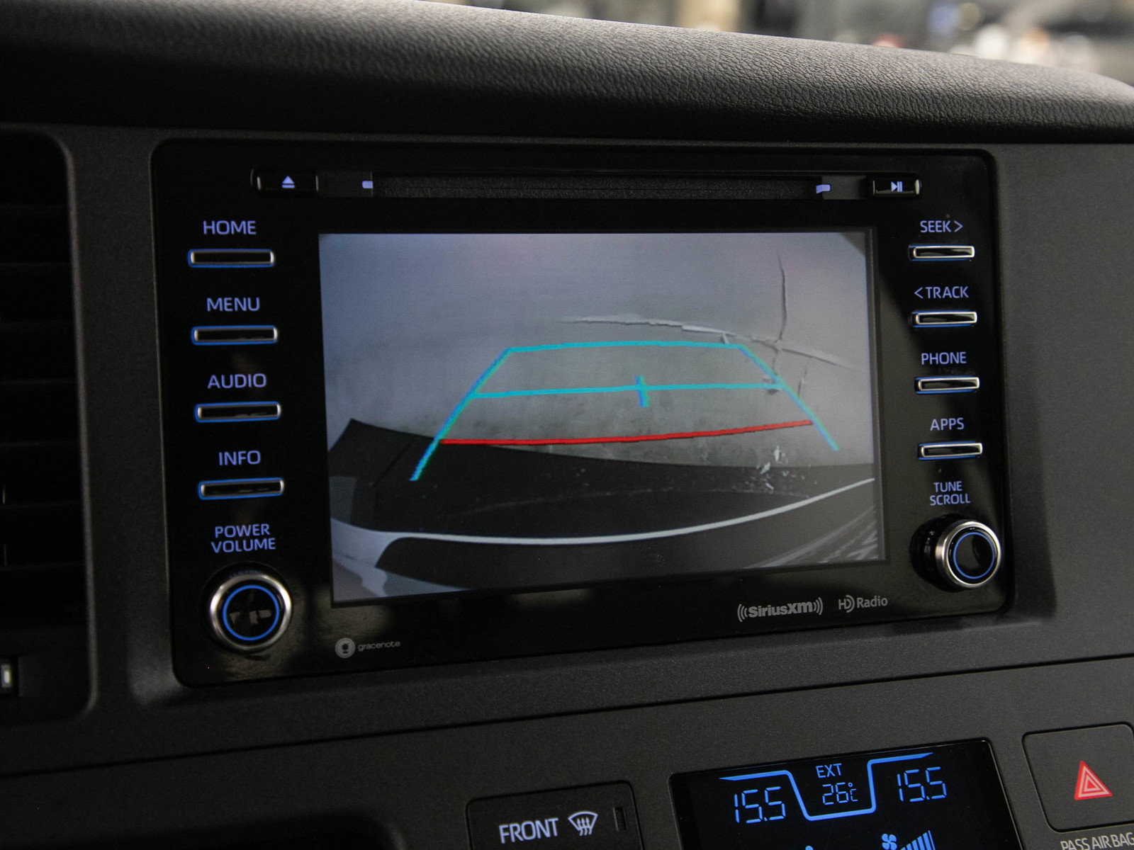 Used 2018 Toyota Sienna LE AWD/4WD image 28