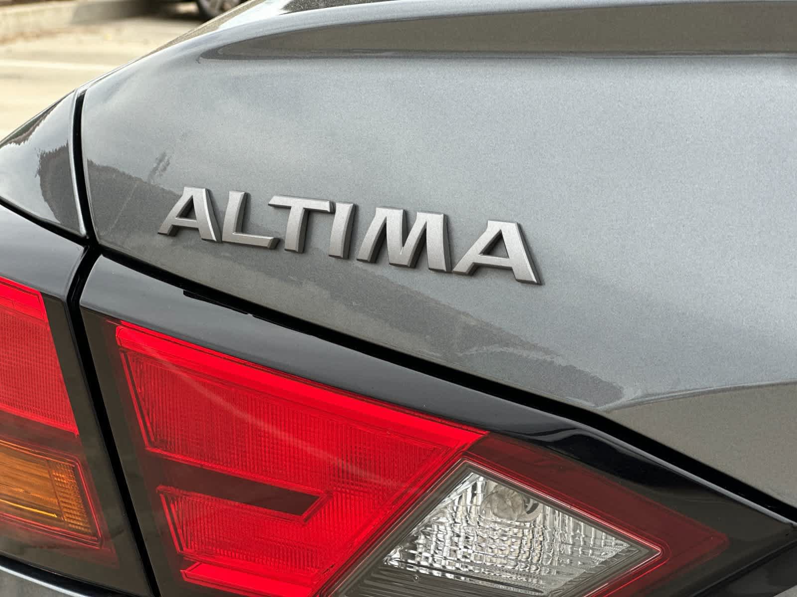Used 2024 Nissan Altima 2.5 S FWD image 27