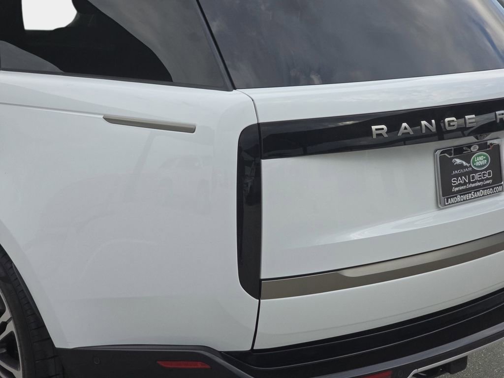 Certified 2023 Land Rover Range Rover SE image 36