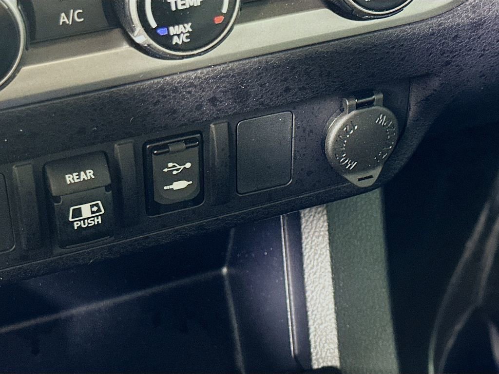 Used 2018 Toyota Tacoma SR5 image 30