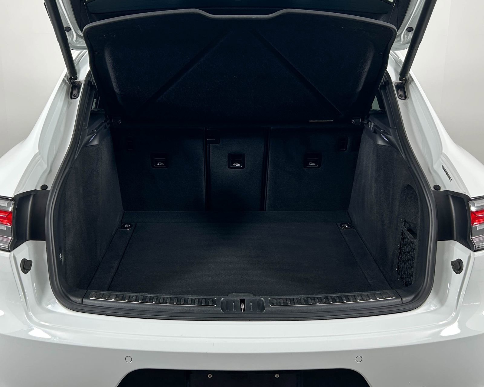 Used 2021 Porsche Macan image 29