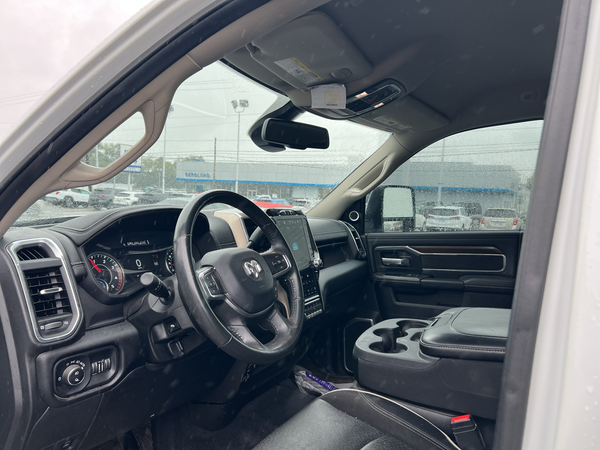 Used 2024 RAM 3500 Laramie AWD/4WD image 11