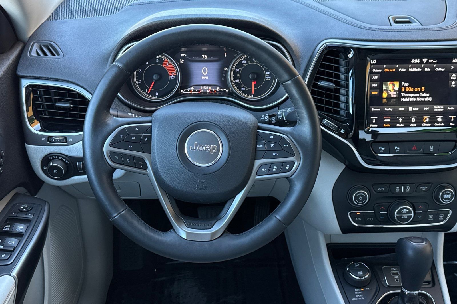 Used 2019 Jeep Cherokee Limited w/ Luxury Group AWD/4WD image 17