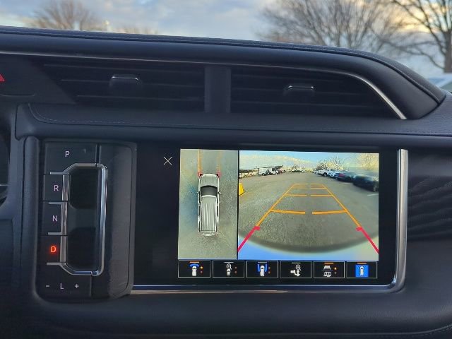 Used 2024 GMC Yukon XL Denali image 9