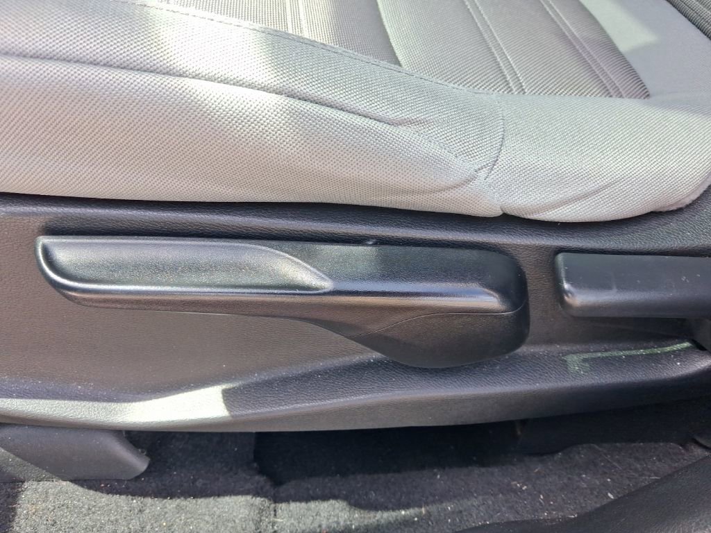 Used 2019 Honda CR-V LX image 17