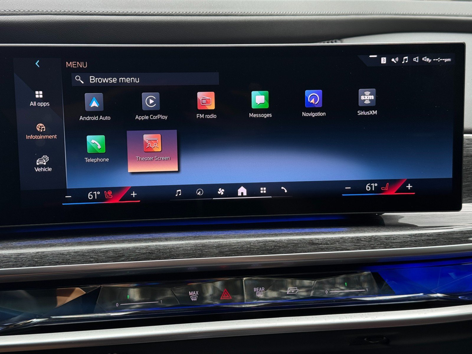 Used 2023 BMW i7 xDrive60 w/ Executive Package 2 AWD/4WD image 31