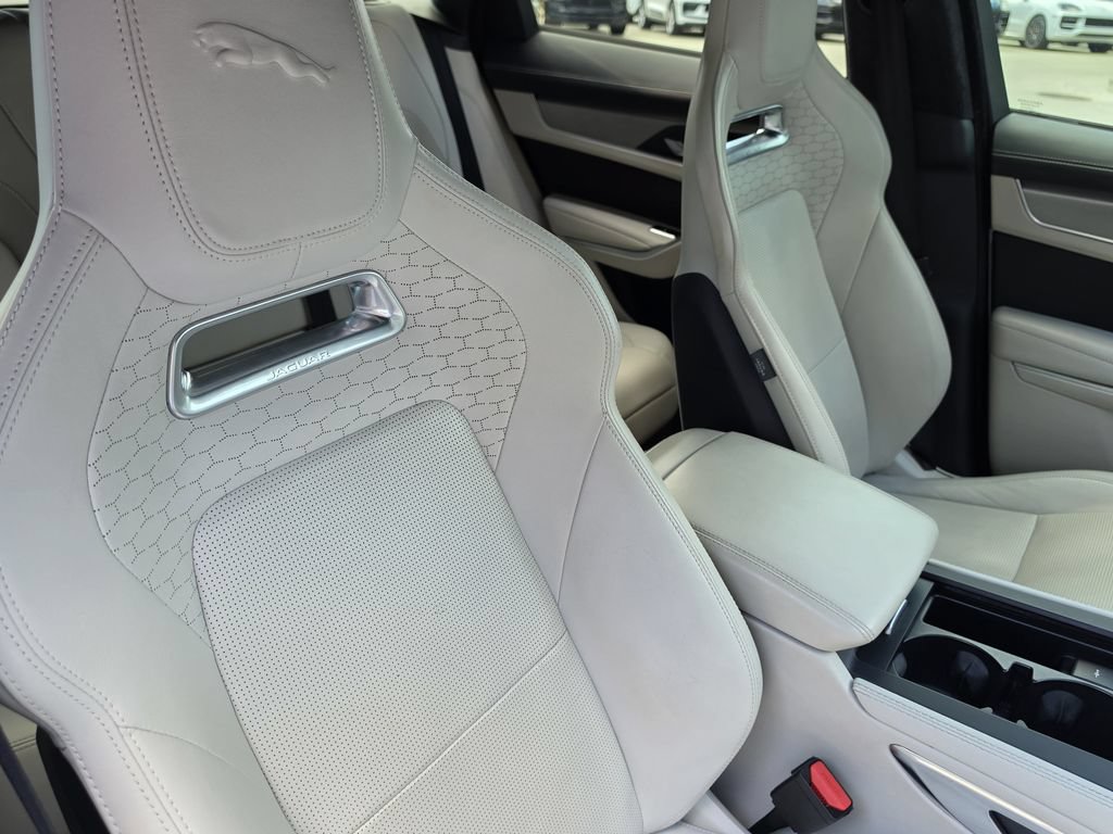 Used 2024 Jaguar F-PACE R-Dynamic S AWD/4WD image 31