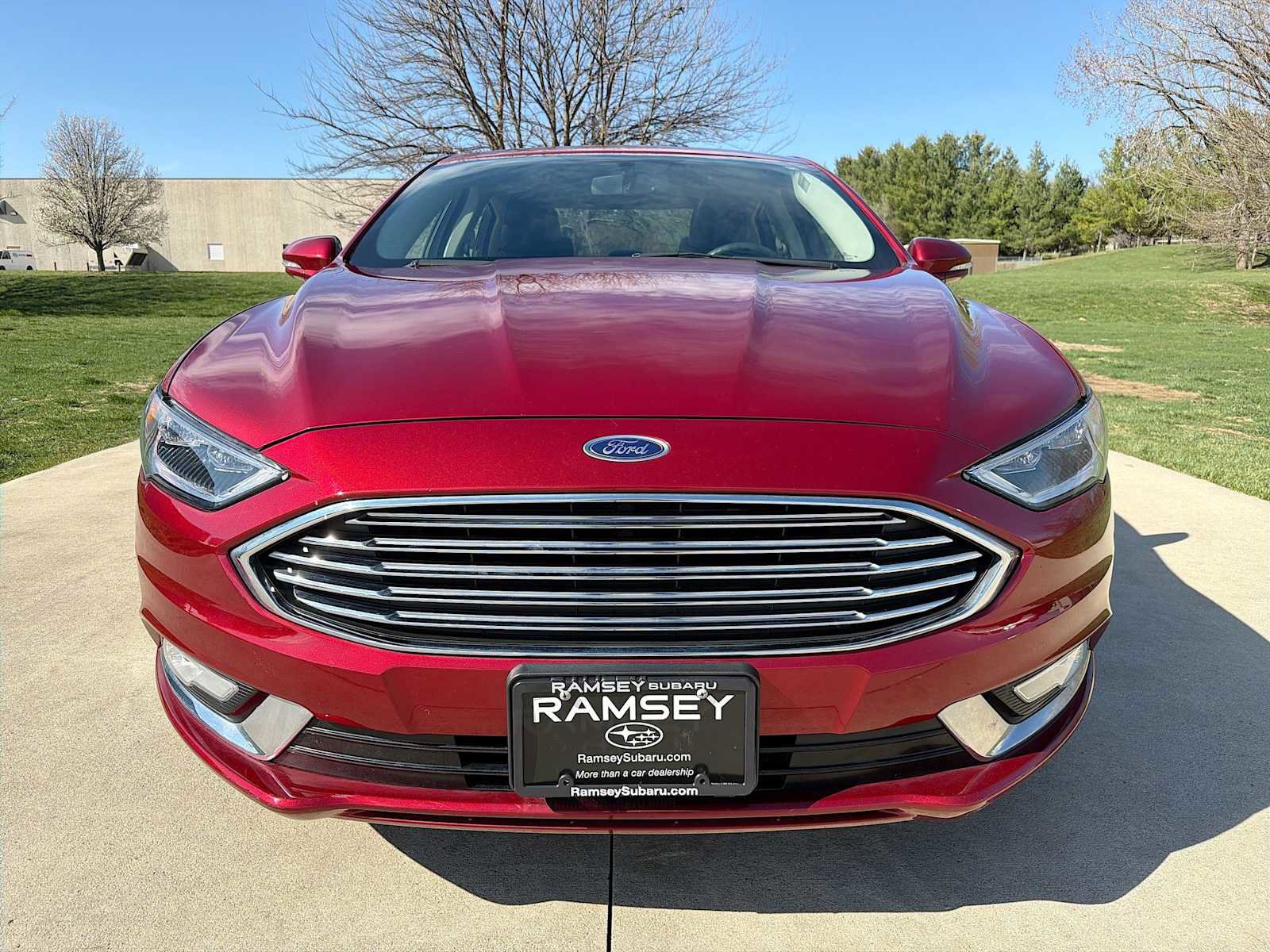 Used 2017 Ford Fusion SE w/ Fusion SE Technology Package image 9