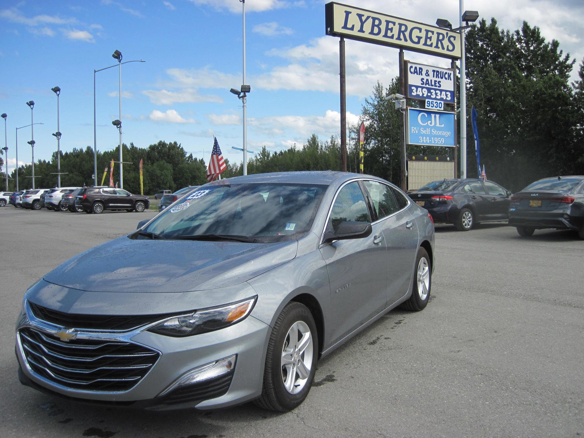 Used 2023 Chevrolet Malibu LS image 1