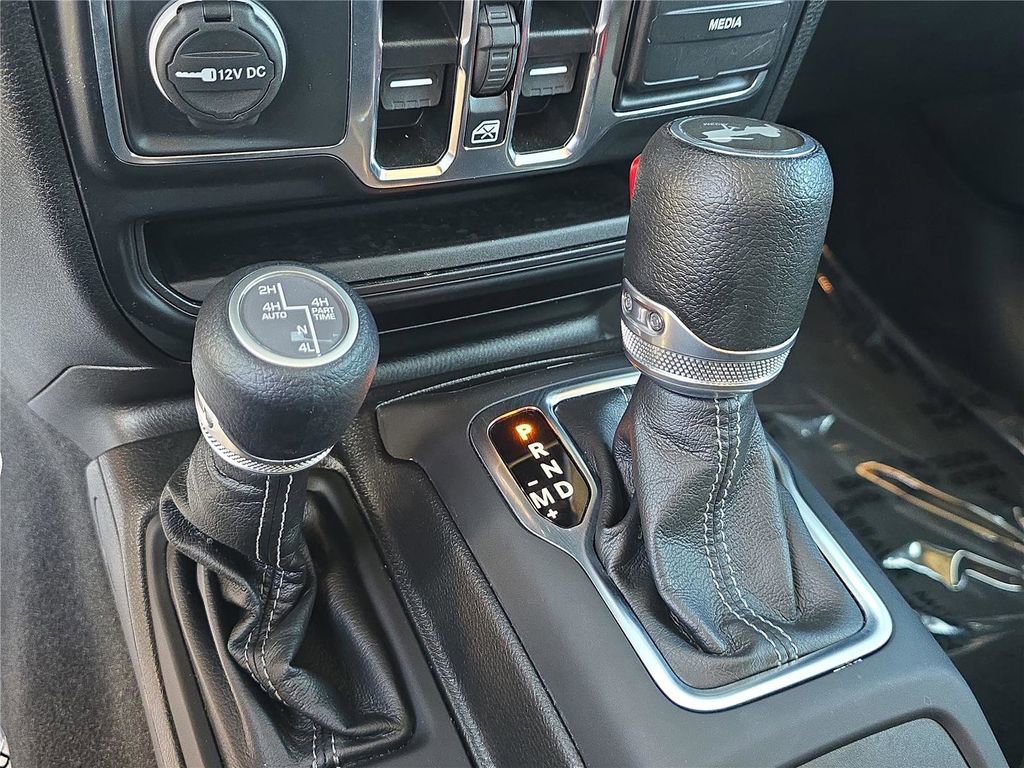 Used 2024 Jeep Wrangler Unlimited w/ Convenience Group AWD/4WD image 27
