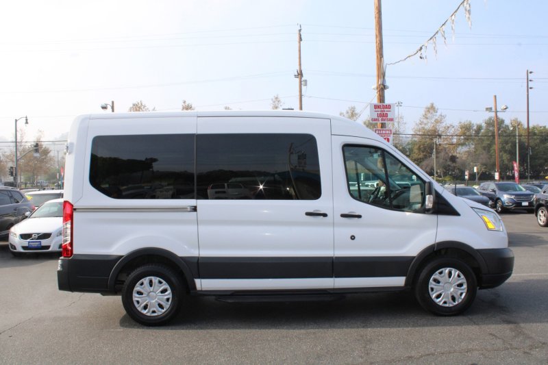 Used 2017 Ford Transit 150 XLT image 7
