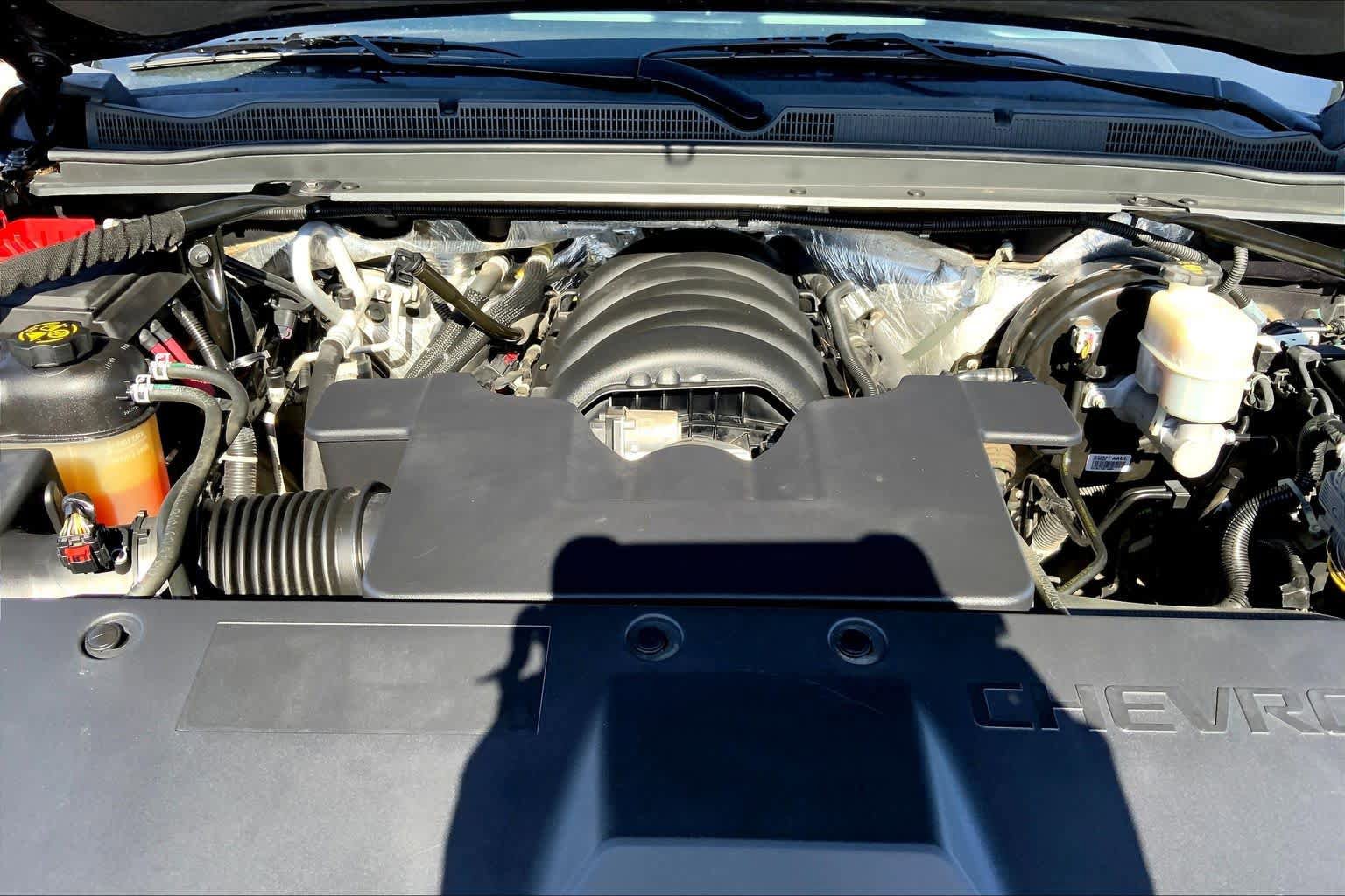Used 2016 Chevrolet Suburban LT image 31