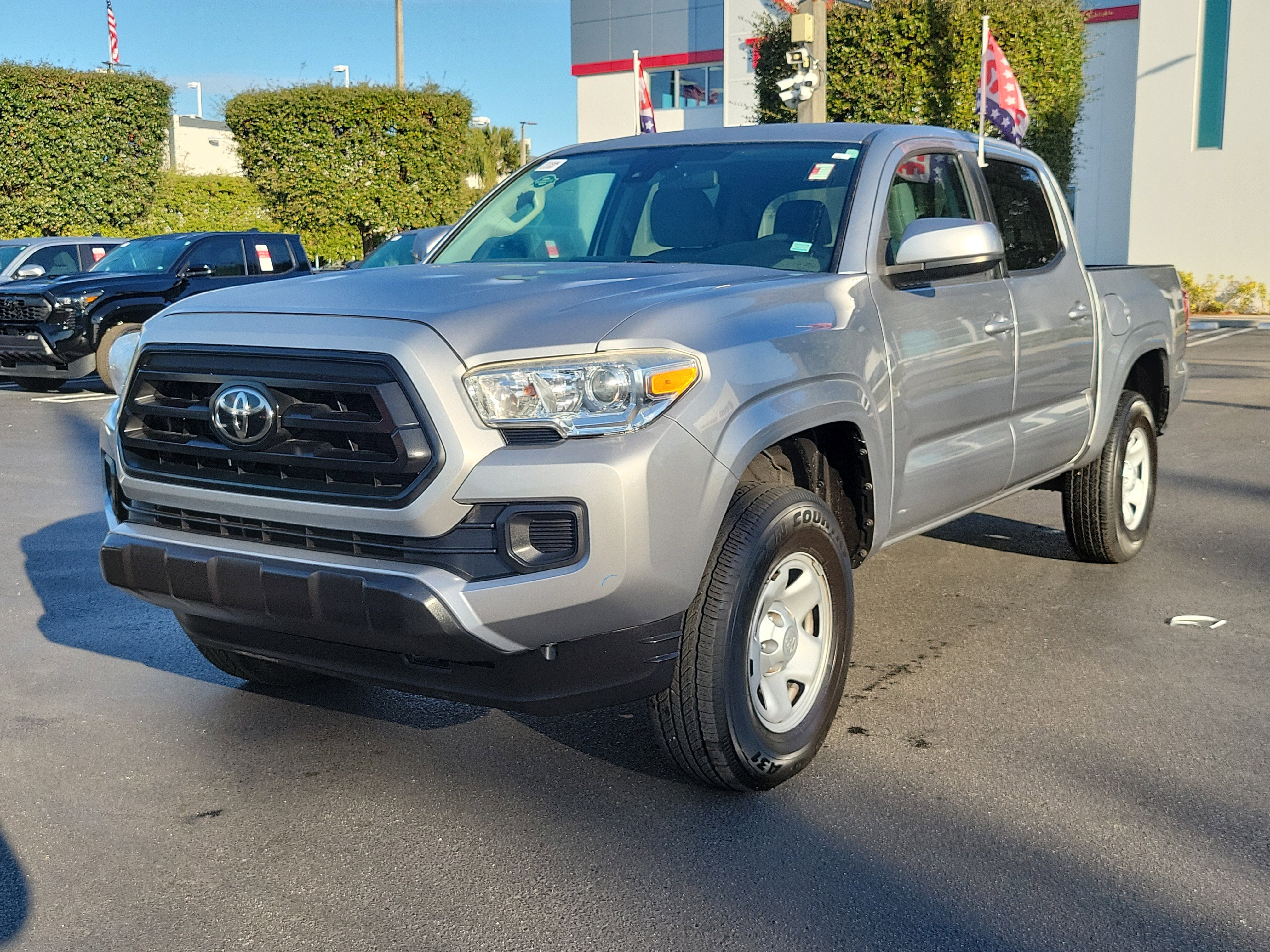 Used 2020 Toyota Tacoma SR image 5