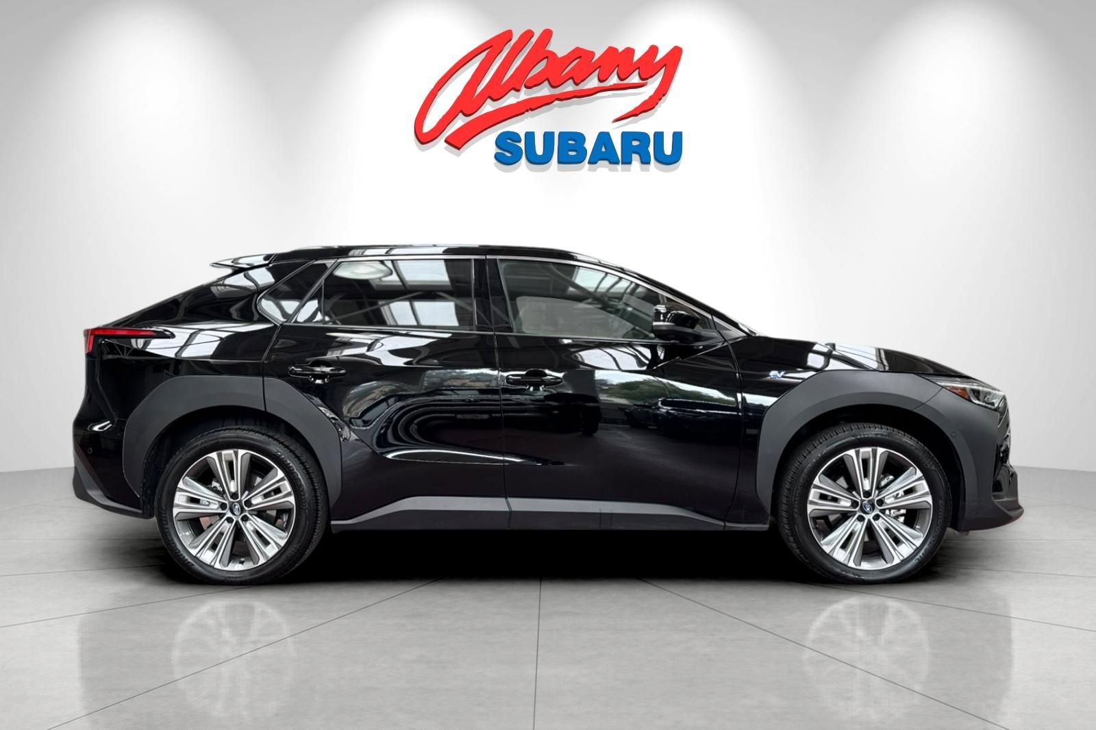 Used 2024 Subaru Solterra Touring image 3