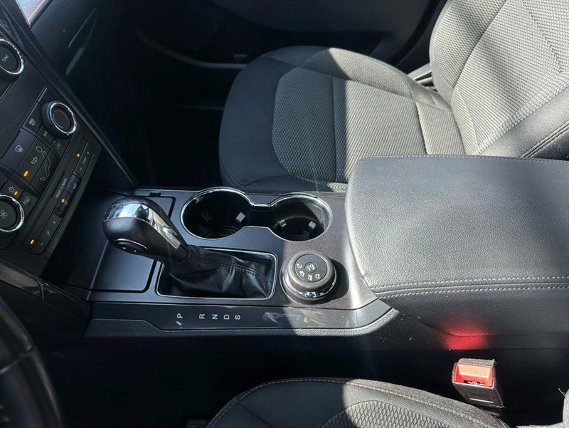 Used 2019 Ford Explorer XLT image 17