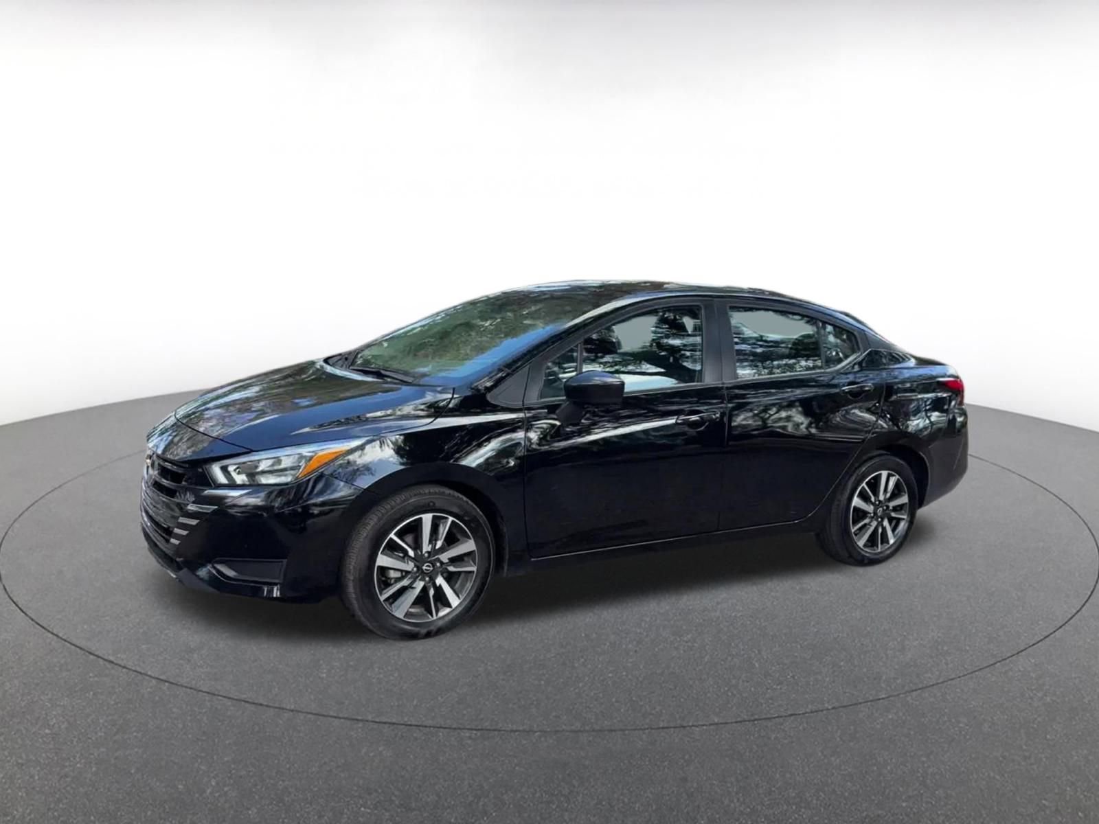Used 2025 Nissan Versa SV FWD image 8