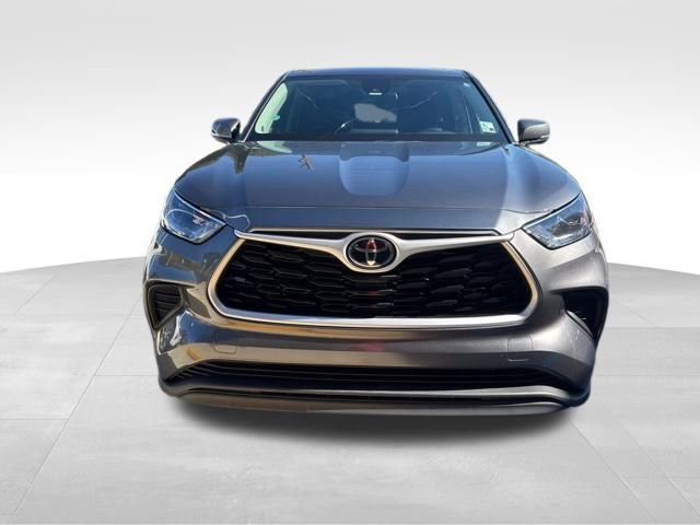 Used 2022 Toyota Highlander L image 19