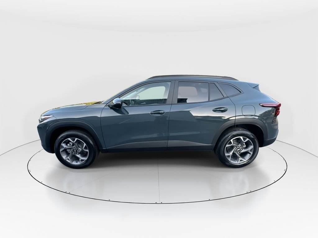 New 2026 Chevrolet Trax LT w/ LT Convenience Package FWD image 5