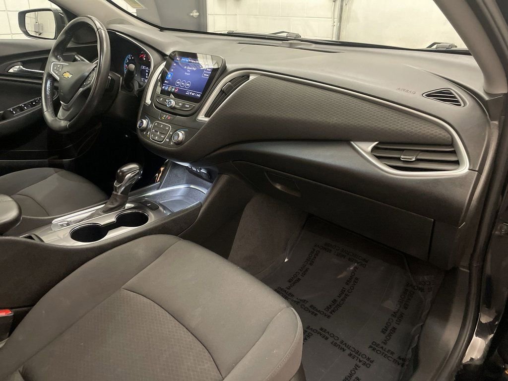 Used 2022 Chevrolet Malibu LT image 21