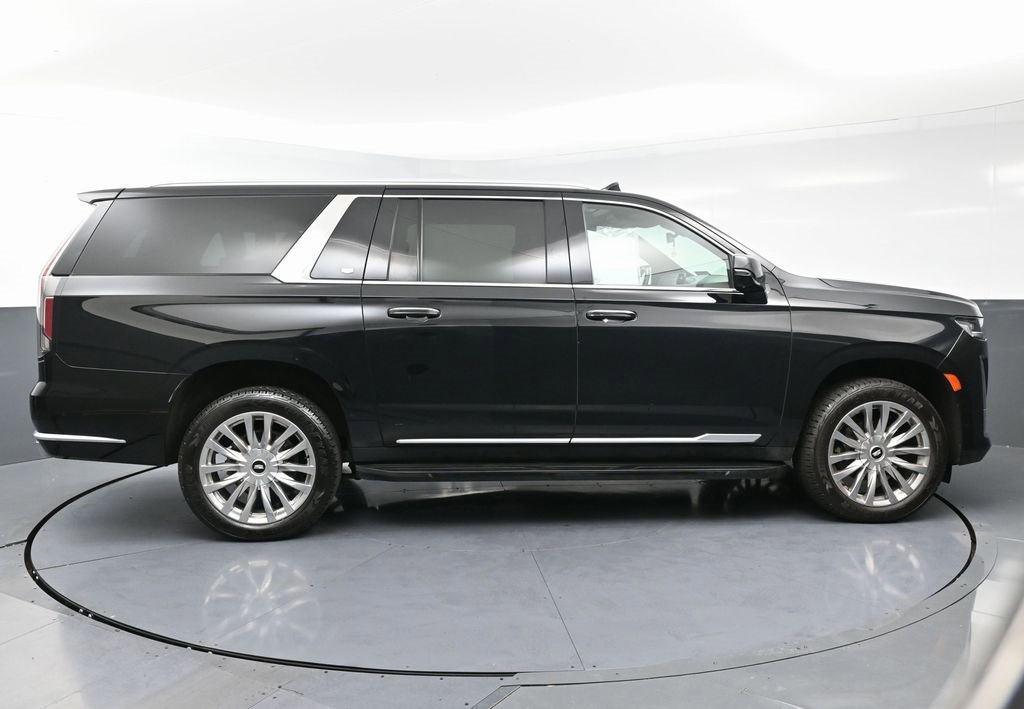 Used 2023 Cadillac Escalade ESV Premium Luxury image 8