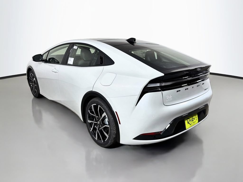 New 2027 Toyota Prius Plug-In Hybrid FWD image 7
