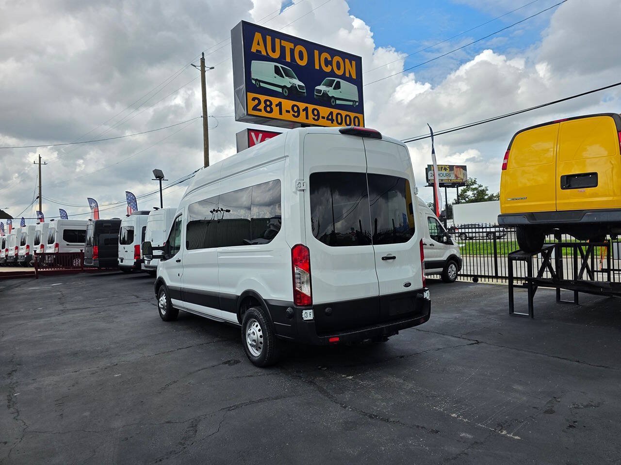 Used 2024 Ford Transit 250 148 High Roof AWD image 2