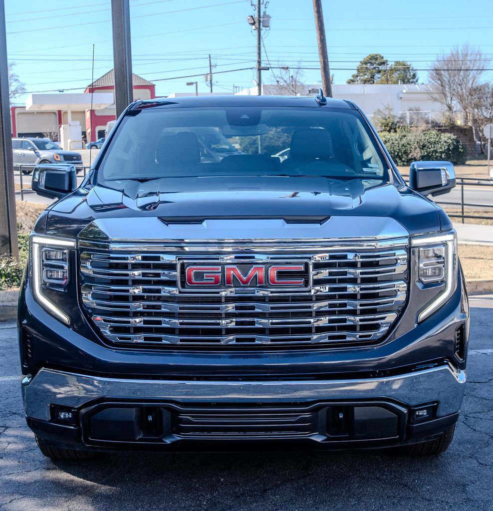 Used 2025 GMC Sierra 1500 SLT AWD/4WD image 2