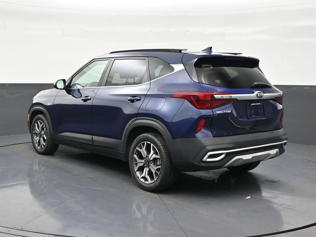Used 2021 Kia Seltos EX image 3