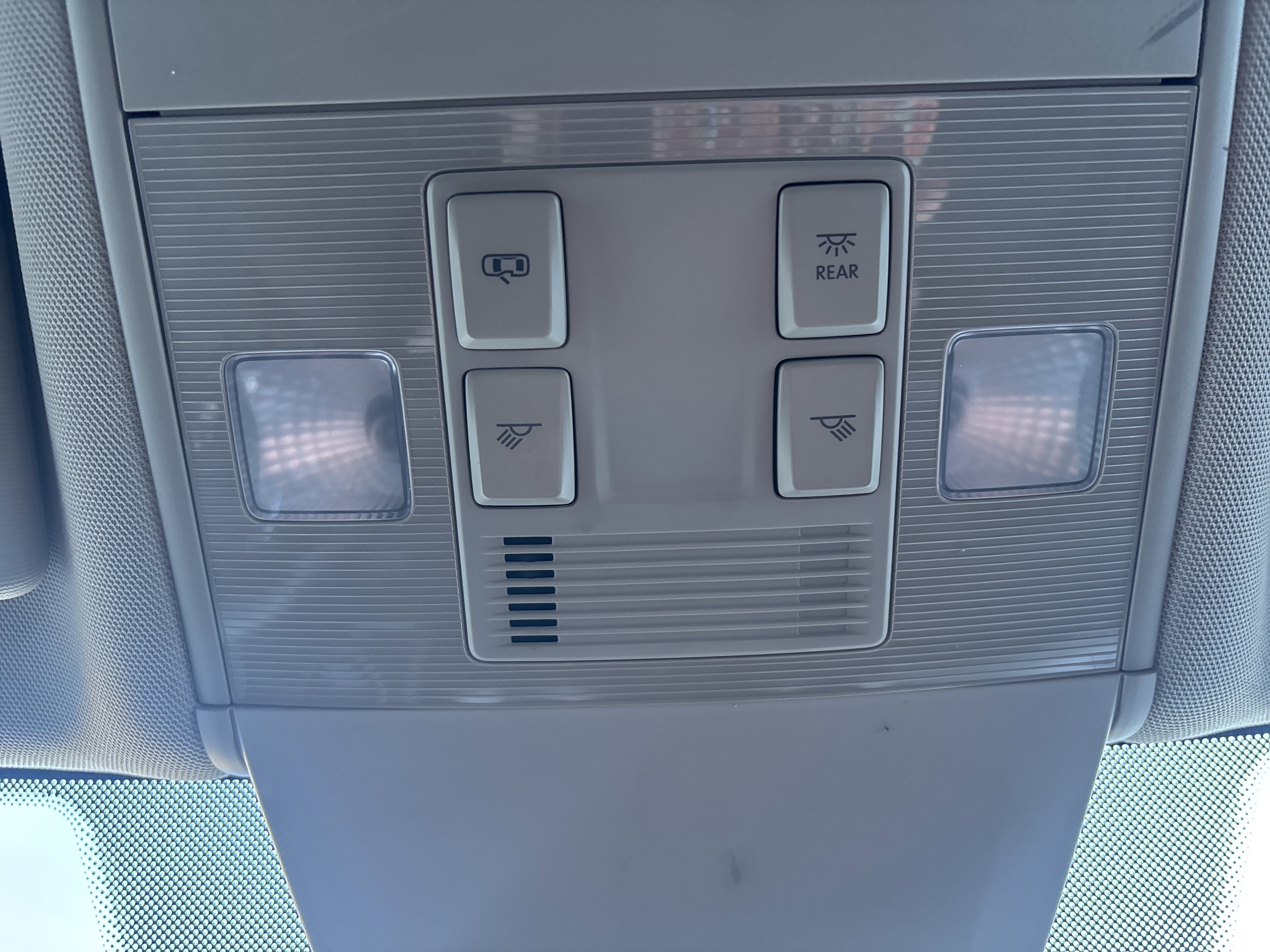 Used 2018 Volkswagen Atlas SE image 29