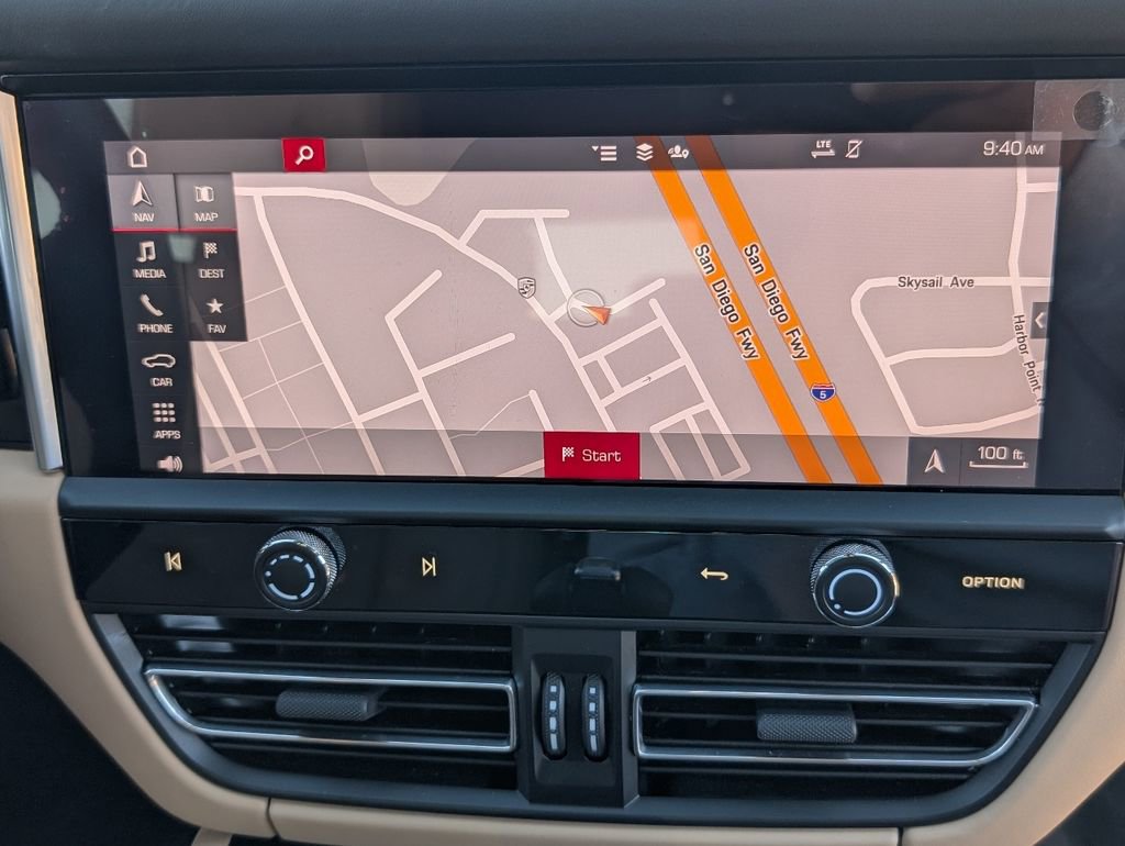 Certified 2022 Porsche Macan S image 14