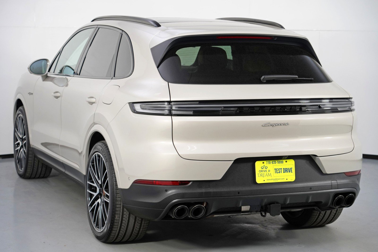 Used 2025 Porsche Cayenne E-Hybrid image 50