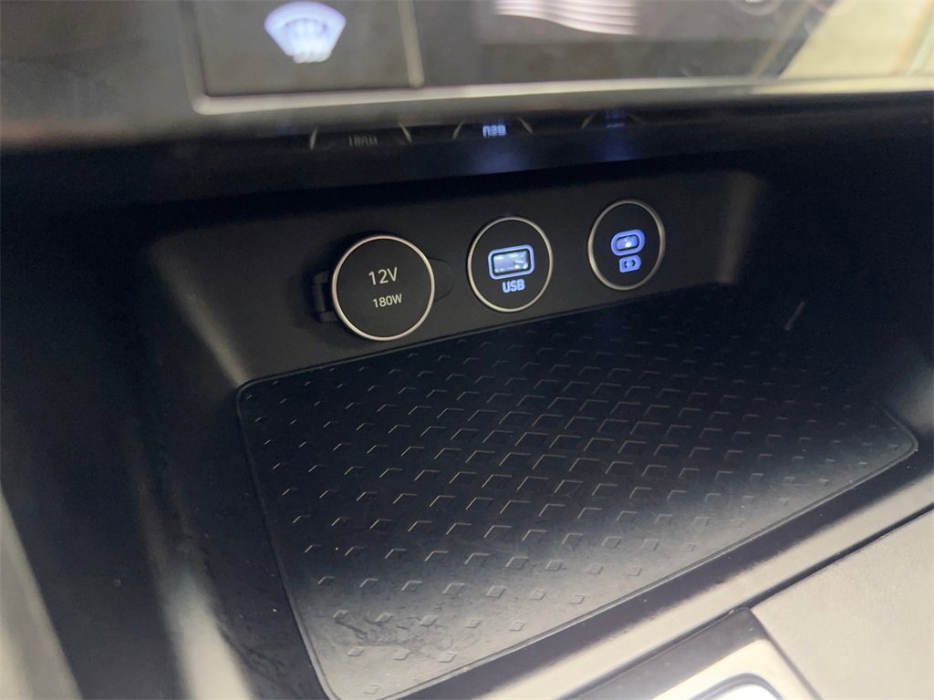 Used 2025 Genesis G70 2.5T image 67