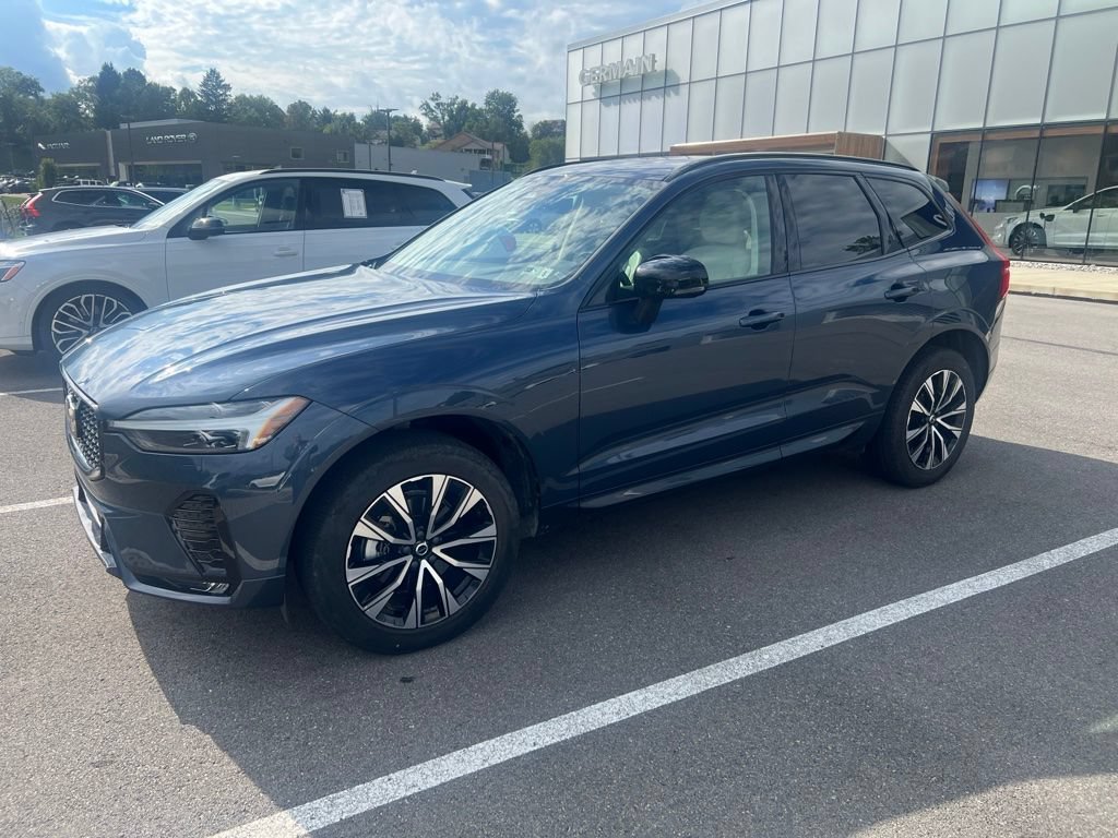 Used 2024 Volvo XC60 B5 Core w/ Climate Package AWD/4WD image 9