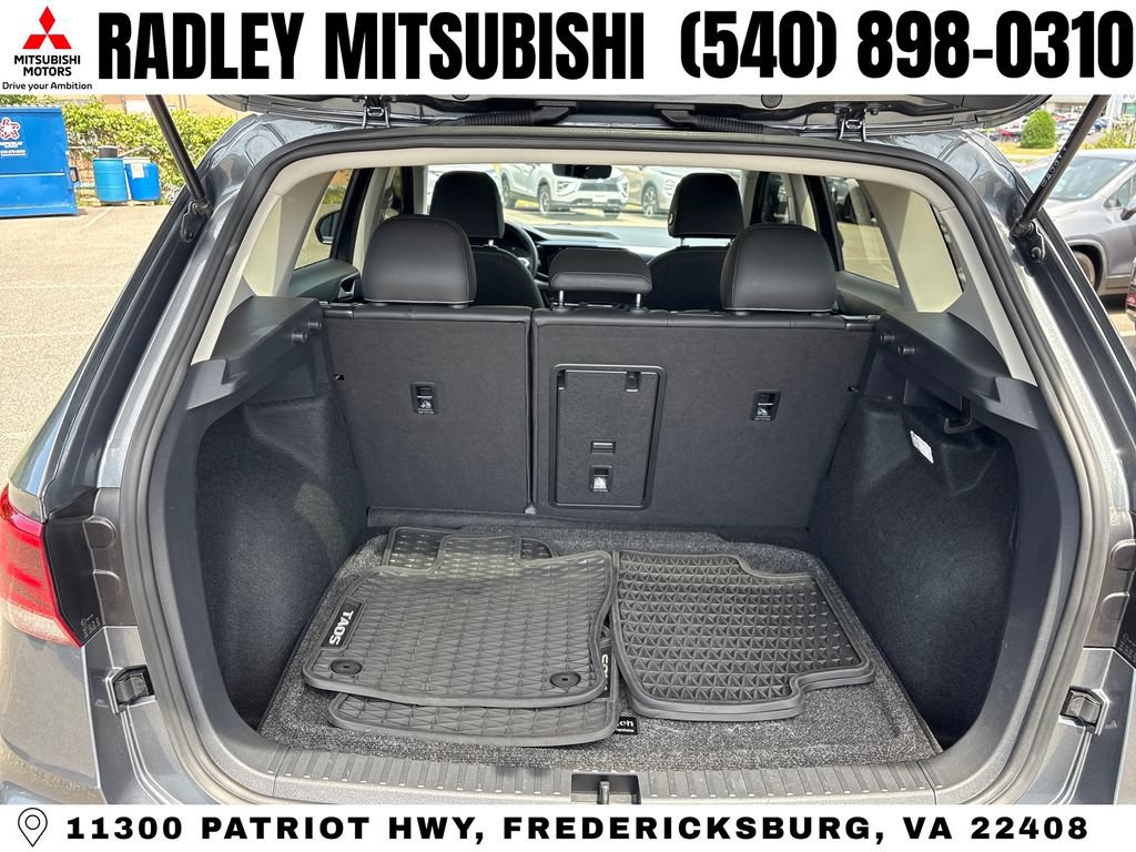 Used 2024 Volkswagen Taos SE w/ Panoramic Sunroof Package AWD/4WD image 14