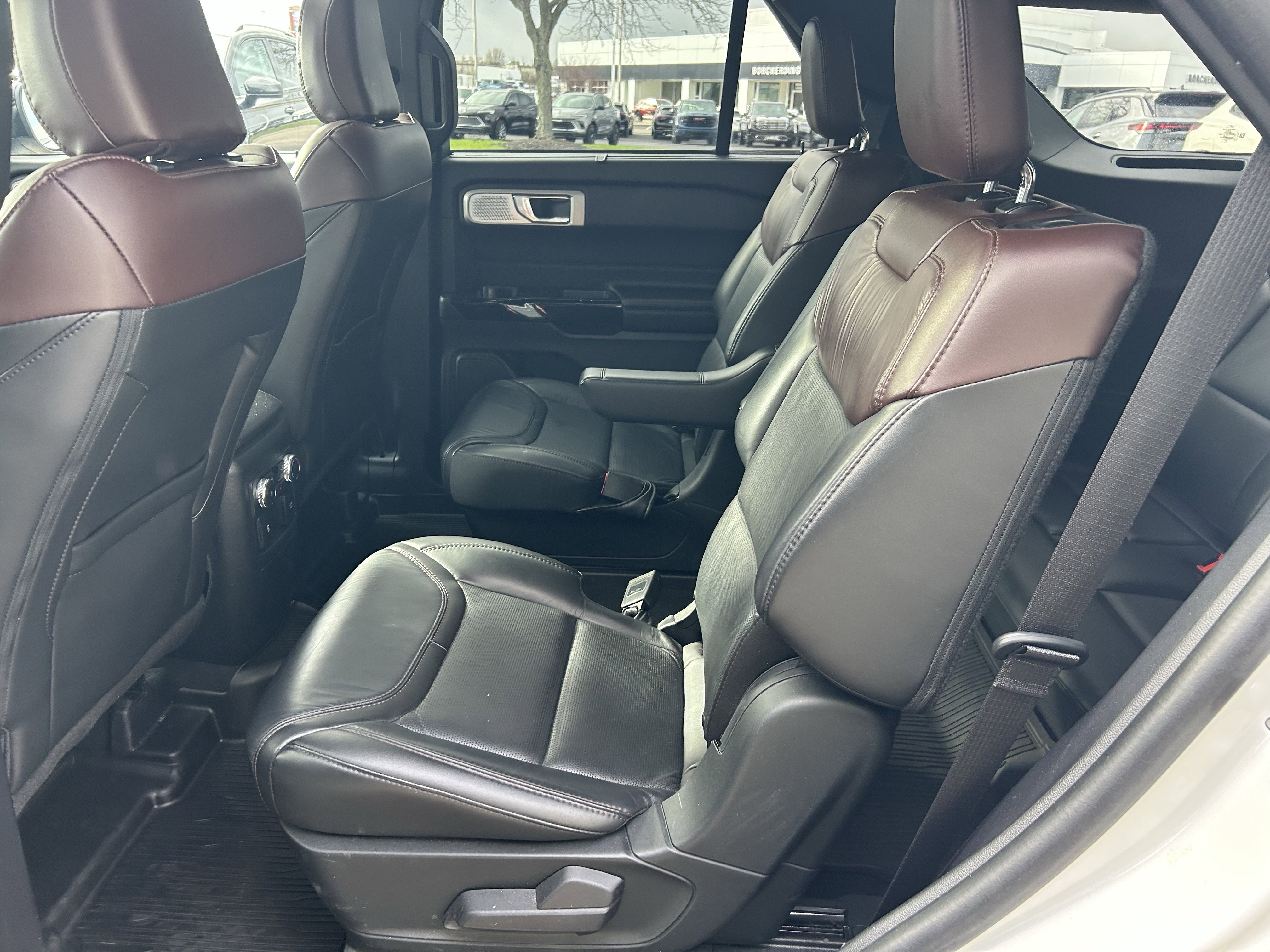 Used 2022 Ford Explorer Platinum w/ Equipment Group 601A image 24