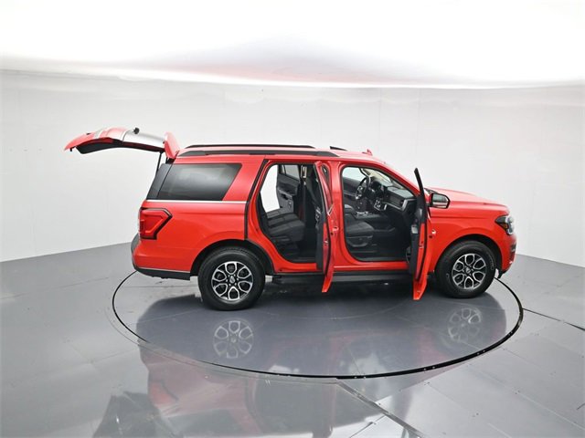 Used 2024 Ford Expedition XLT image 44